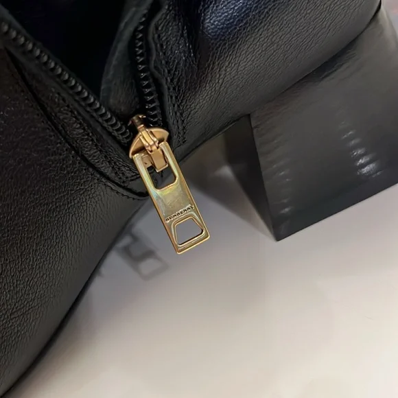 🔥🔥🔥 💯Authentic Burberry Leather Boots 👢